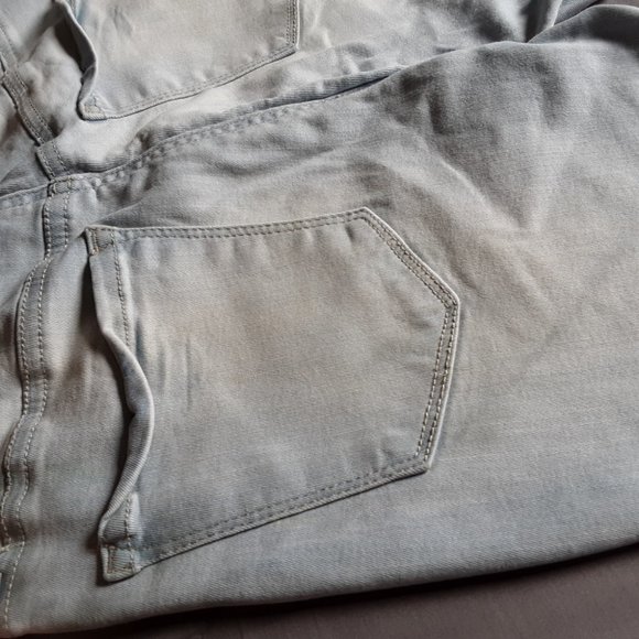 New Light Wash Ultra Stretch Skinny Jeans - Picture 10 of 10